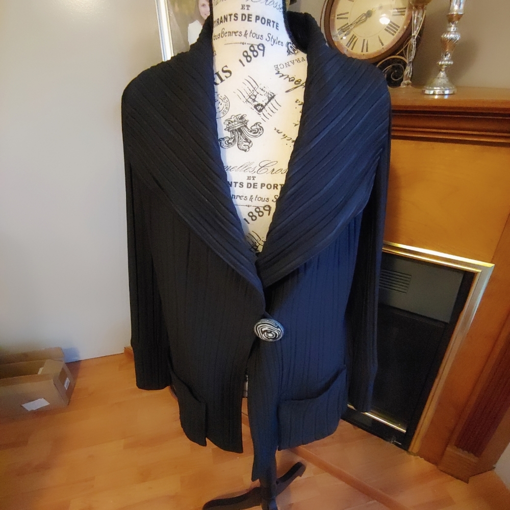 NWT I.C. by Connie K black topper jacket Size S.